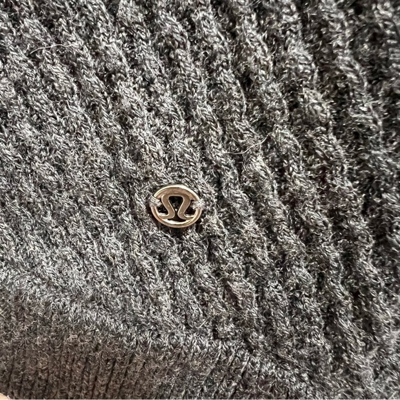 Lululemon Yogi Crew Sweater Heathered Black  Size Small Activewear Casual Knit - Picture 9 of 12